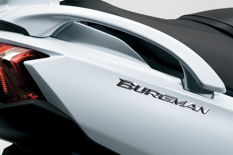 Фото скутера Suzuki Burgman 650 Executive